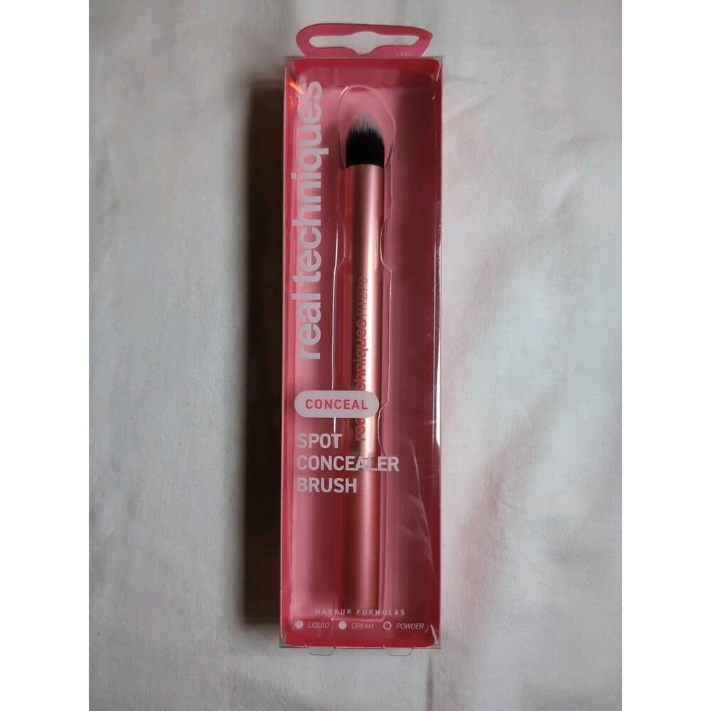 Real Techniques Spot Concealer Brush, Conceal Makeup Formulas Liquid & Cream New